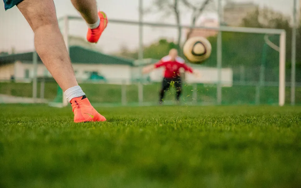 16599401780254-124-football-g021cff532-1920