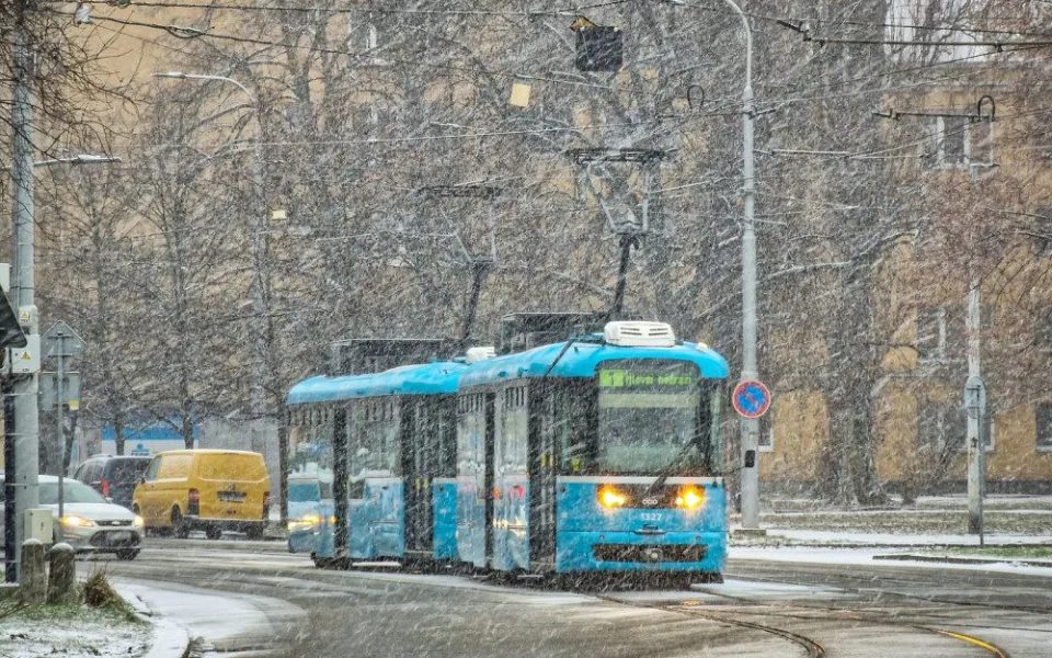 Dopravní podnik Ostrava za více než 22 milionů korun zmodernizoval 11 zastávek.