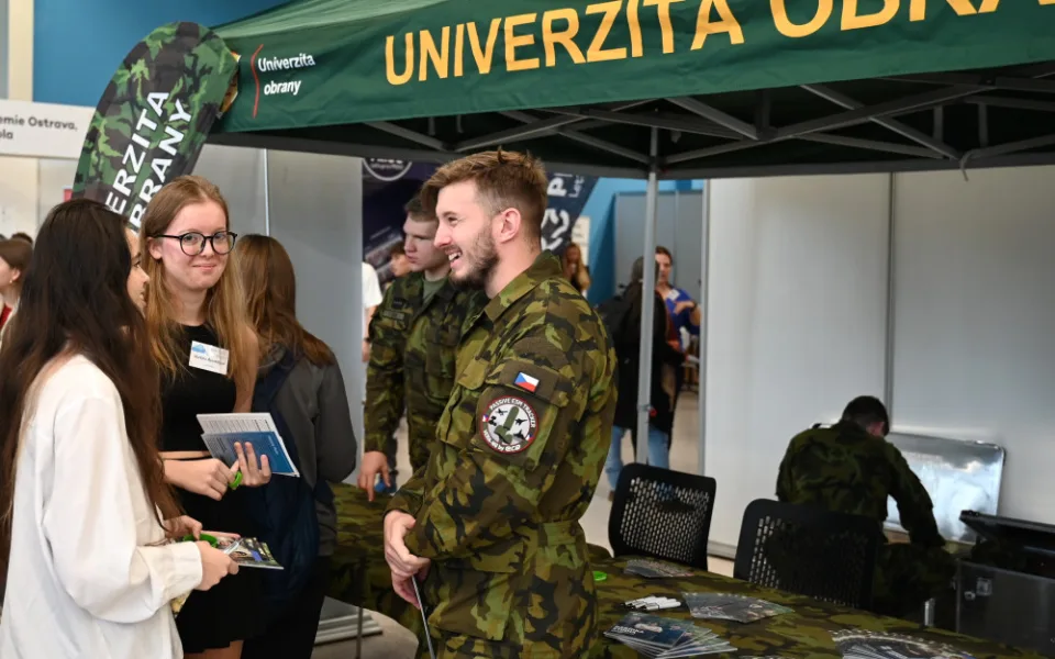 Výběr školy i budoucí kariéry na Černé louce. Student a job.