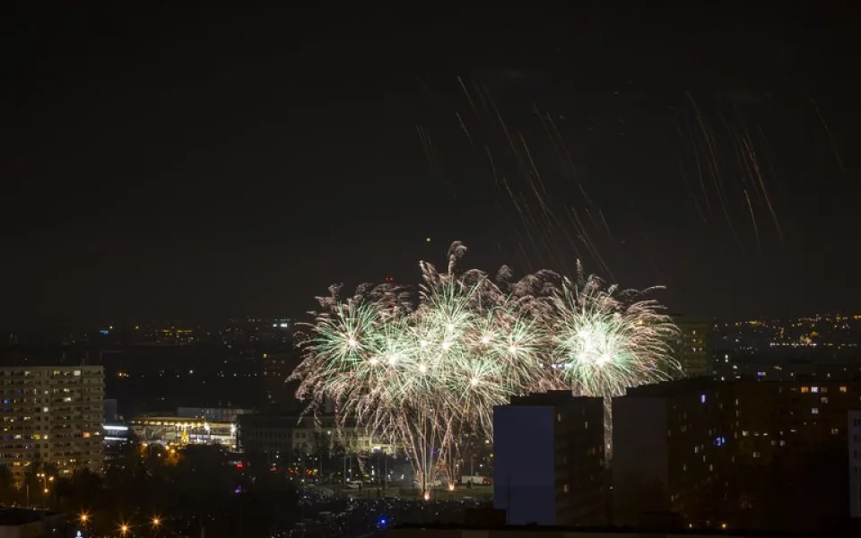 Kam za novoročním ohňostrojem v Moravskoslezském kraji? Řada měst od silvestrovské podívané upouští