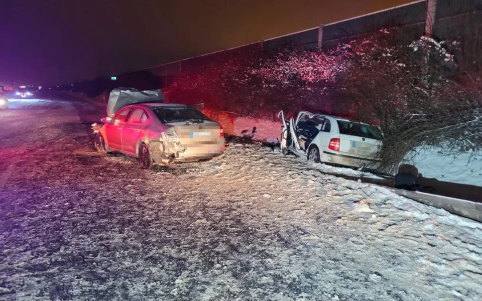 Při nedělní nehodě ve Starém Bohumíně se zranilo půl tuctu lidí. Jeden muž dokonce bojoval o život
