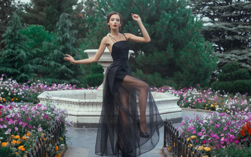 Co si obléknout na ples: Elegantní a stylové outfity pro každou ženu