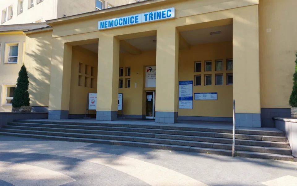 Policie v Nemocnici Třinec zadržela tři lidi kvůli hospodářské trestné činnosti