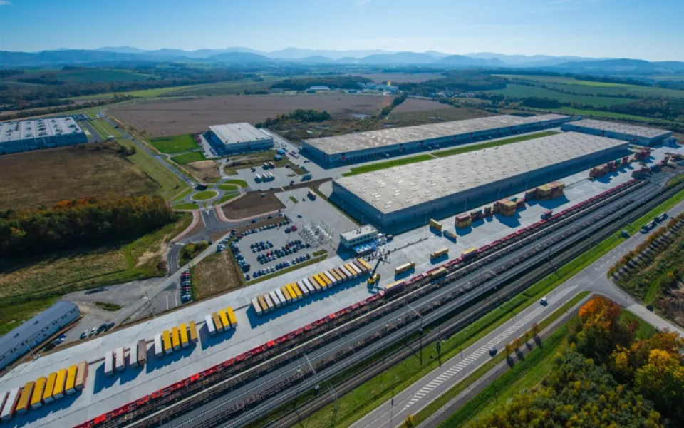 Logistické centrum pro automobilku BMW už roste. Výstavba areálu v Mošnově přešla do další fáze