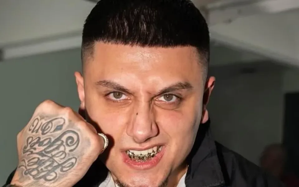 Rapper Hard Rico poprvé stanul před soudem. Za posprejovanou dodávku zaplatí skoro čtyřicet tisíc