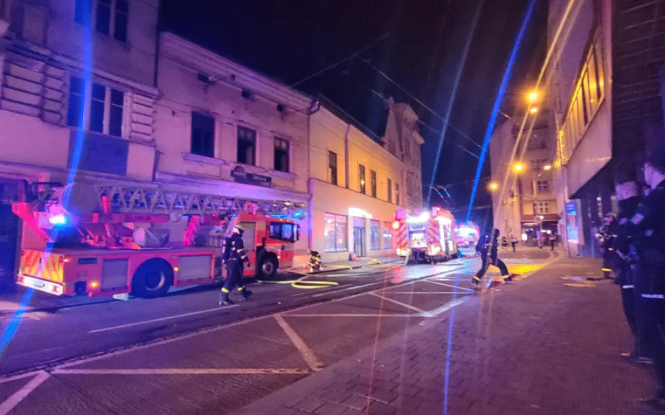 Při nočním požáru bytu v centru Ostravy přišli k úhoně čtyři lidé