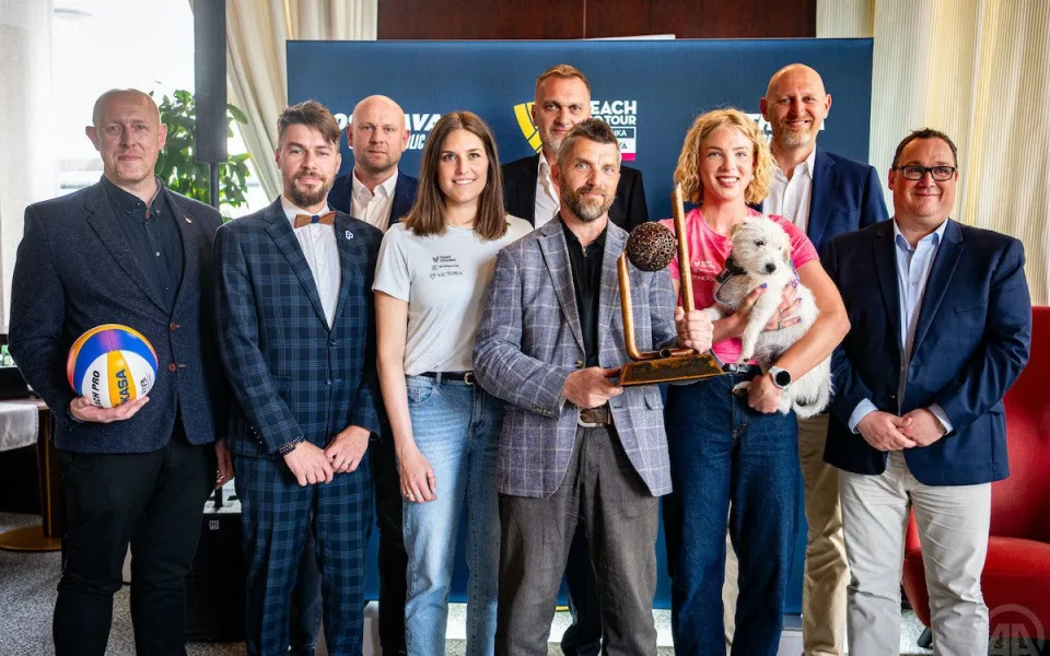 Světový turnaj v beachvolejbalu v Ostravě startuje již za měsíc. Organizátoři představili netradiční trofeje