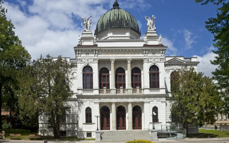 Historická_výstavní_budova_v_roce_2012