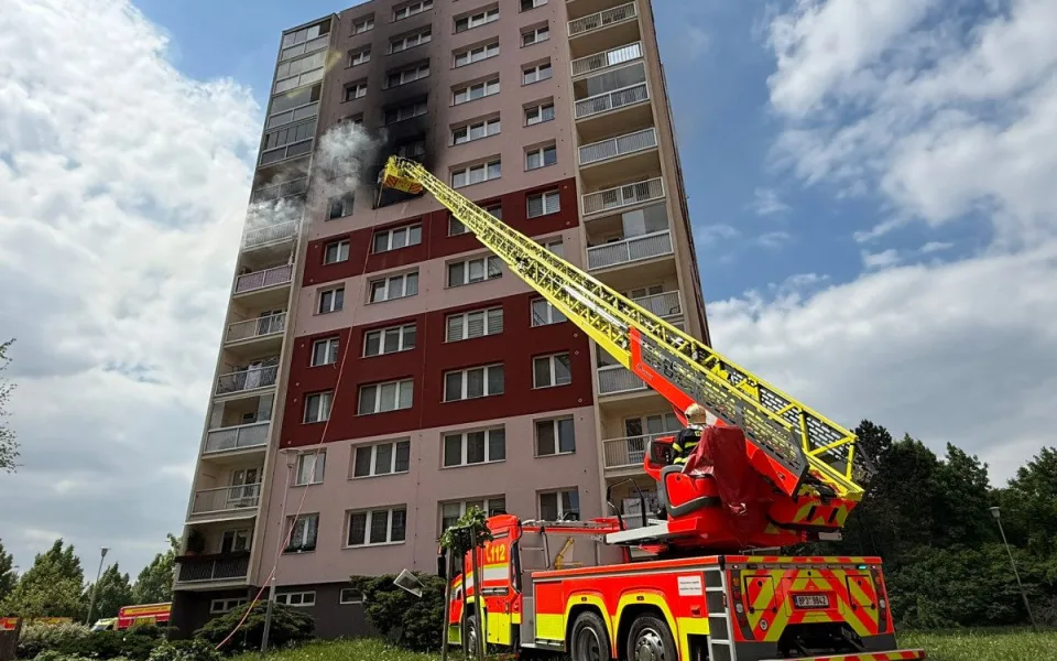 Za explozí paneláku v Ostravě zřejmě stojí elektrická koloběžka, uvedla policie