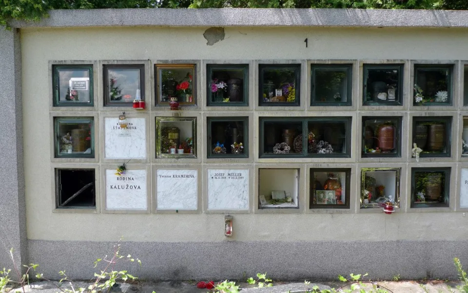Karviná rozšiřuje kapacitu kolumbárií na městském hřbitově