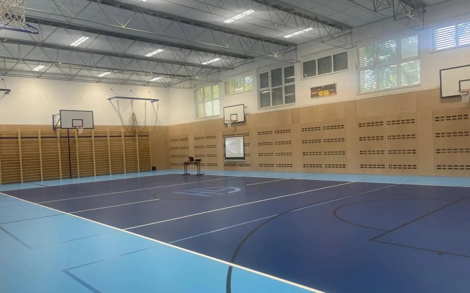 Šedesát let stará tělocvična havířovského gymnázia prošla proměnou za 27 milionů