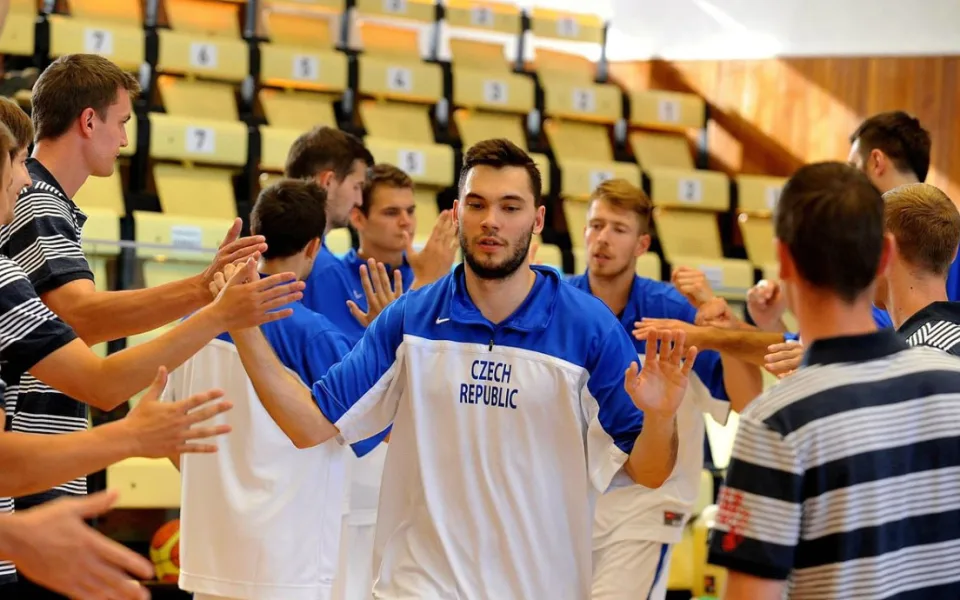 Zkušený rozehrávač Číž se po devíti letech vrací k basketbalistům Ostravy