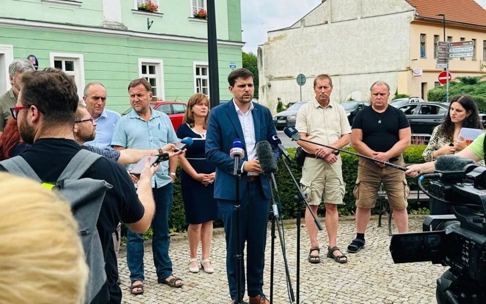 Odvoz německého odpadu z Jiříkova začne okolo 25. srpna, oznámil ministr.