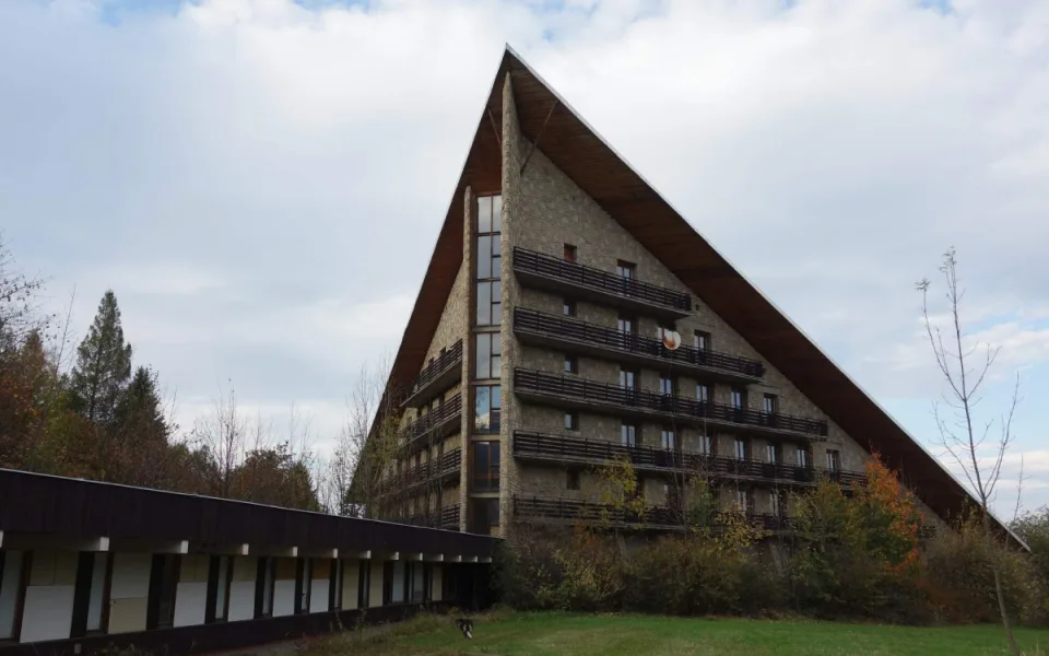 Obyvatelé Trojanovic nesouhlasí s rozsáhlou přestavbou hotelu v CHKO Beskydy.