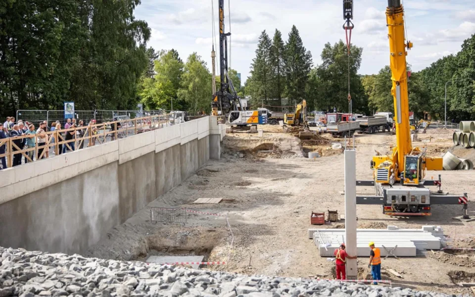 U Fakultní nemocnice Ostrava začala stavba parkovacího domu za 287 milionů