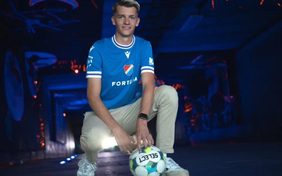 min (16)