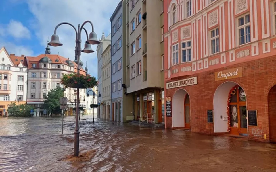 Rok od povodní Krnov investuje do moderního varovného systému