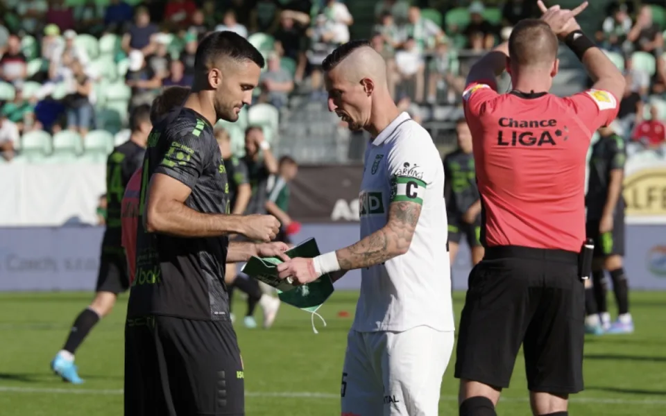 Jablonečtí fotbalisté vyhráli v Karviné 2:1 a udrželi neporazitelnost v sezoně.