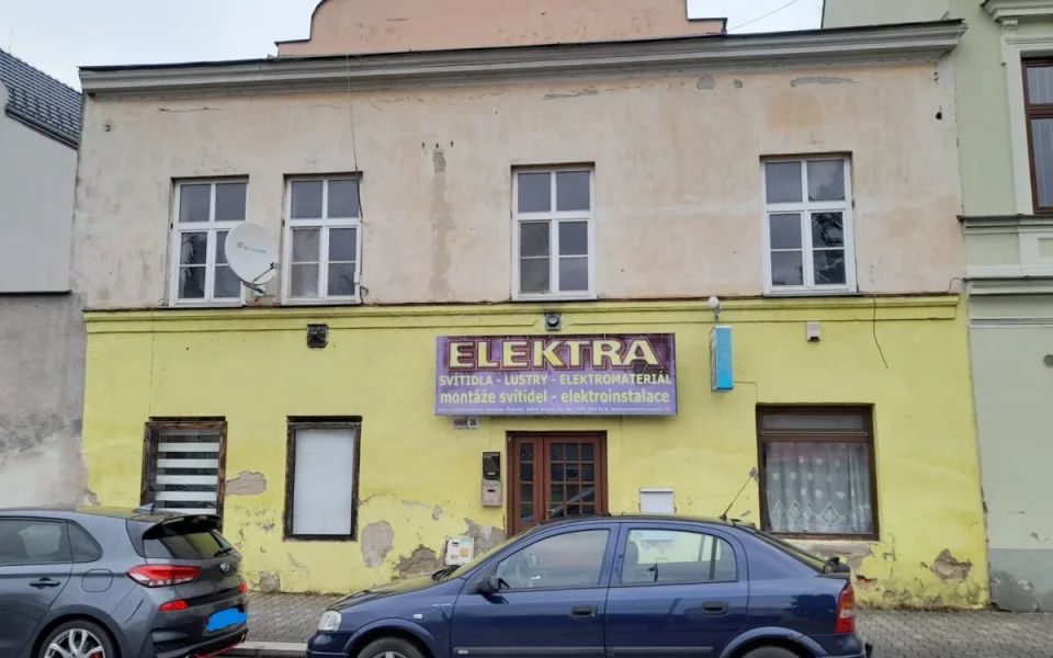 Nový Jičín smění neprodejný dům za pozemky v Loučce, chce je na parkovací místa.