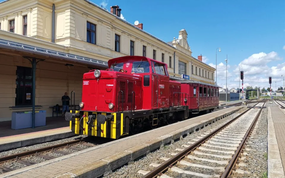 Na trati z Malé Morávky do Bruntálu se bude jezdit minimálně do roku 2030.