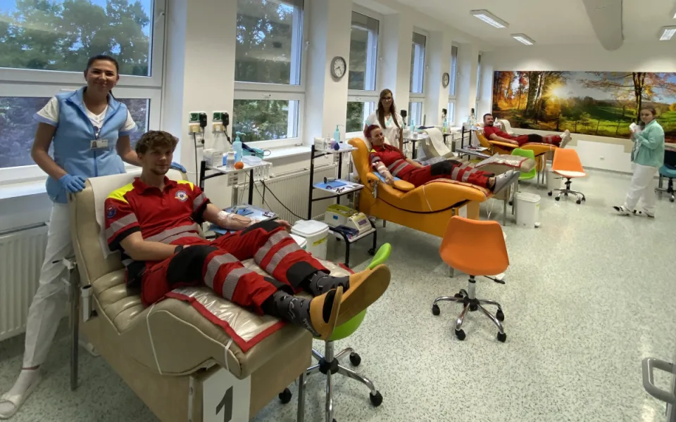 Moravskoslezští záchranáři společně darovali krev, chtějí inspirovat nové dárce.