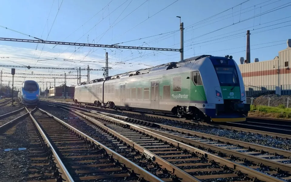 Ve Studénce asi Pendolino projelo návěstidlo, na hlavním koridoru byl přerušen provoz