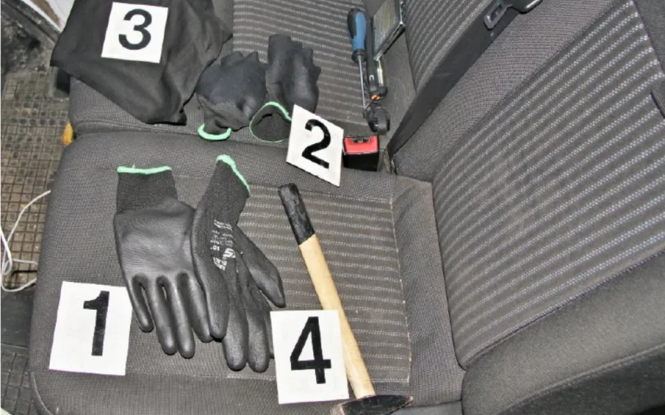 Recidivista chtěl ukrást 180 krabiček cigaret, místo toho ho policie přistihla při činu