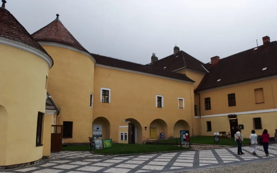 Krnov patřil rodu Hohenzollernů, z něhož vzešel císař. Z města je vyhnal Albrecht z Valdštejna