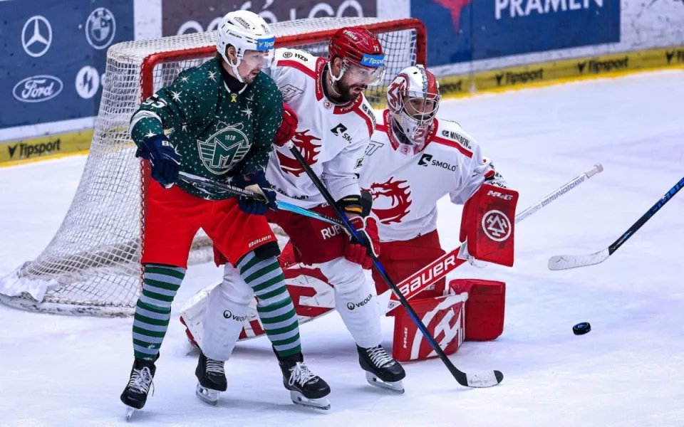 Vyprodaný zápas v Budvar aréně rozhodla první střela na branku, Třinec prohrál 1:0. Foto: Poskytl Petr Tibitanzl / Motor České Budějovice