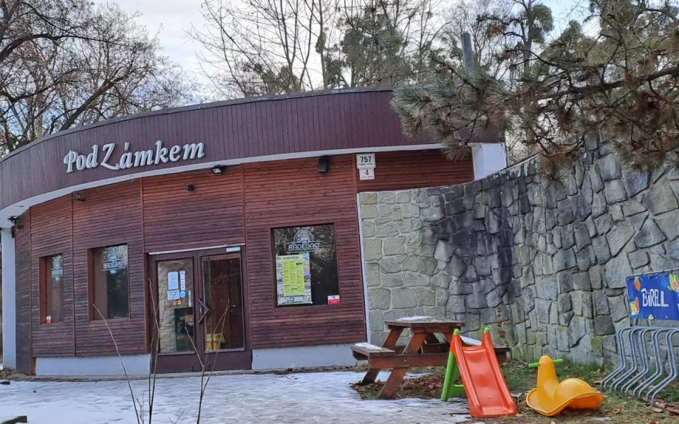 Modrý pavilon v parku Boženy Němcové v Karviné plánuje město přebudovat na ekologické centrum
