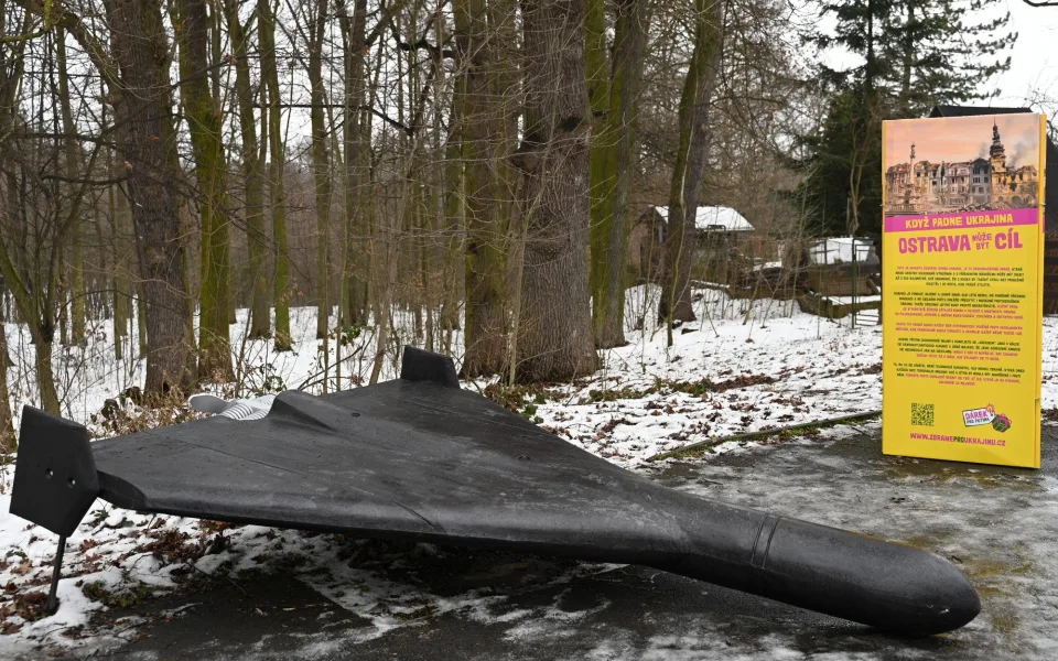 Ukázka ruského zla. Kopie útočného dronu šahíd přistála v Porubě