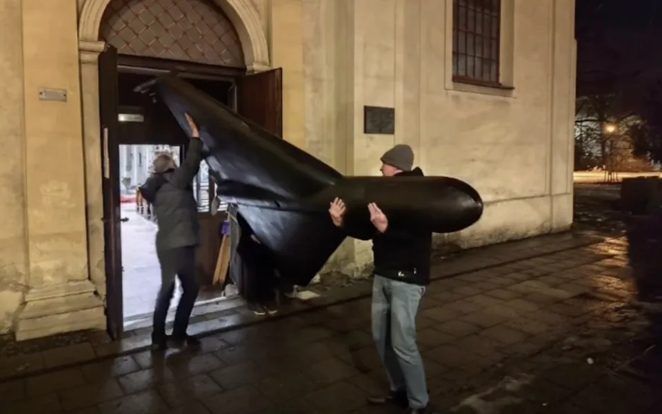 Ruský dron přečkal noc v opavském kostele. Město ho na svém pozemku nechtělo