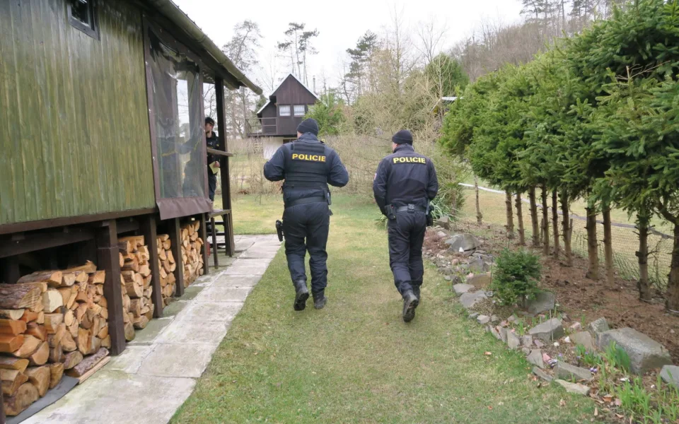Policie vyrazila do chatových oblastí. Jarní sezona láká zloděje