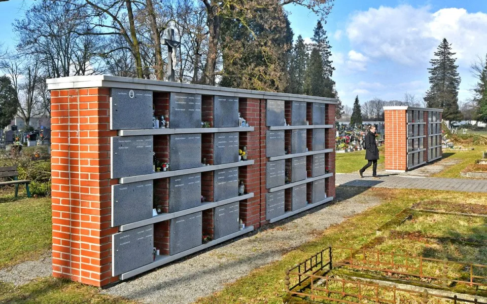 Bohumín rozšiřuje kolumbária, nabídne dalších 96 schránek pro urny