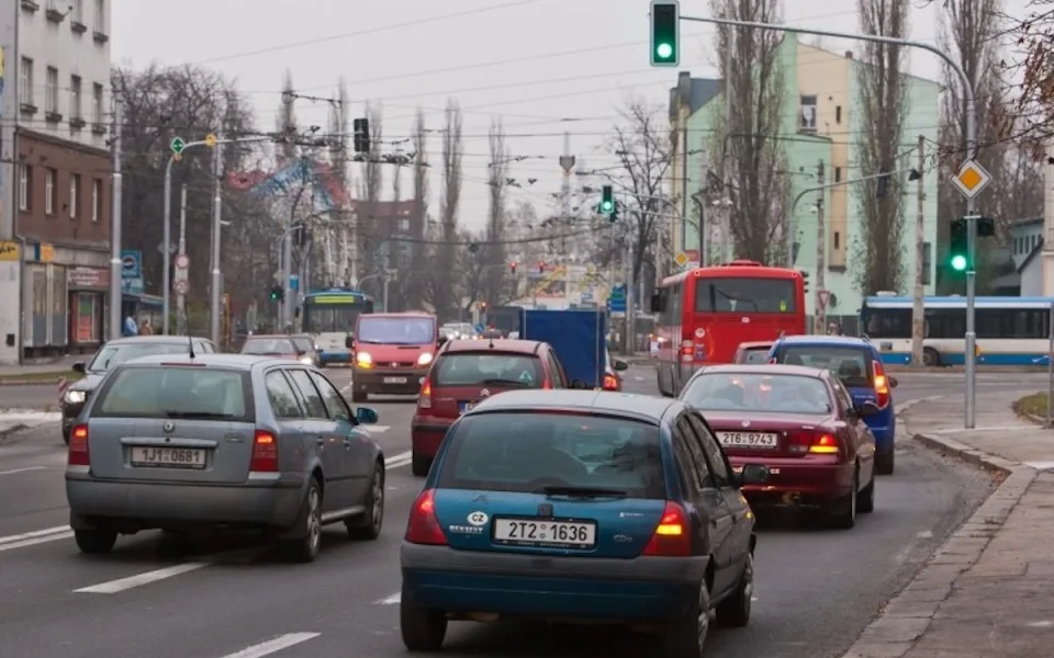 Řidiče v Ostravě čekají omezení. Opravy na Mariánskohorské začínají už dnes večer