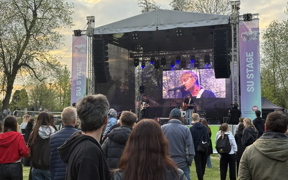 Hlavní pódium Opavského majálesu