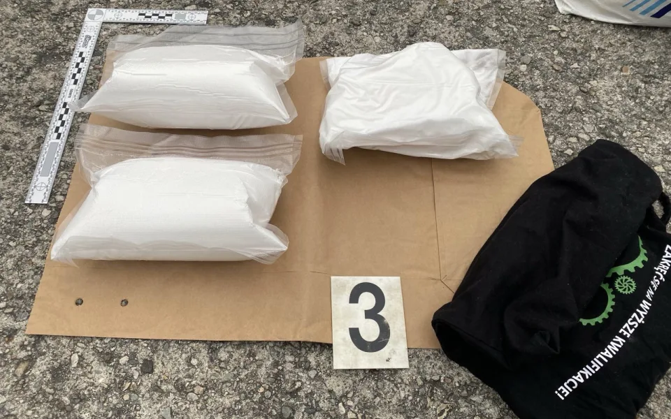 Dva muži podle policie vozili z Polska látky k výrobě pervitinu, hrozí jim 12 let