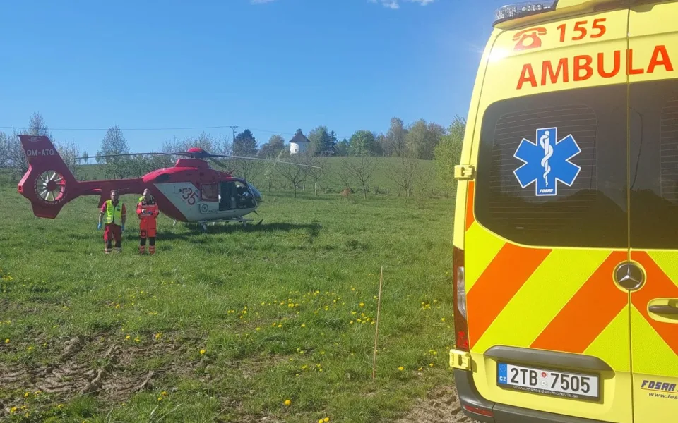 Tragická nehoda ve Fulneku. Srážku s autem nepřežil mladý motorkář