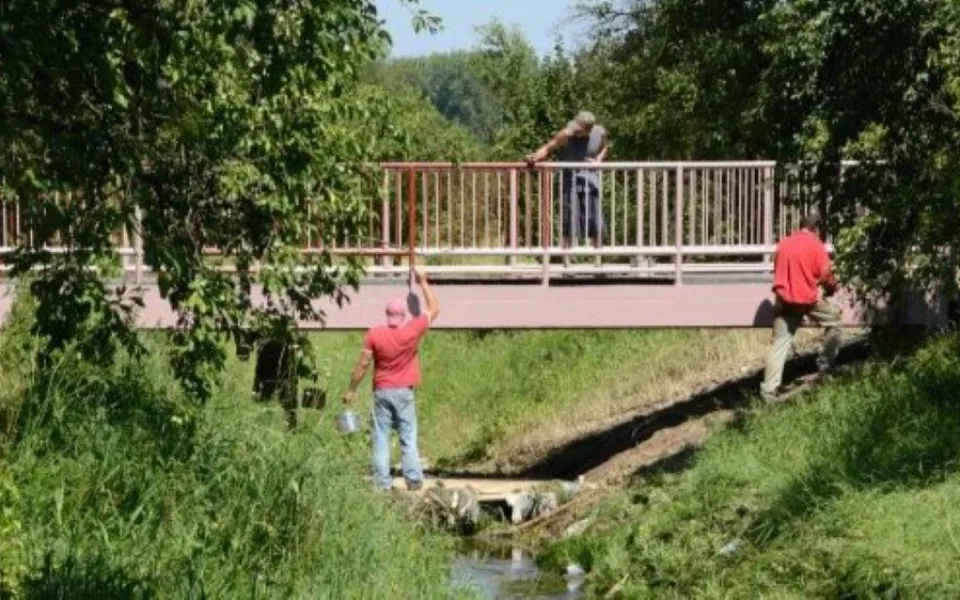 Kvůli opravě bude lávka v Kopřivnici 40 dní zavřená. Lidé ji budou muset obcházet