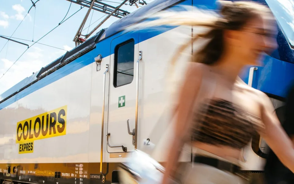 Colours of Ostrava se blíží. Návštěvníkům pomohou posílené vlaky i MHD
