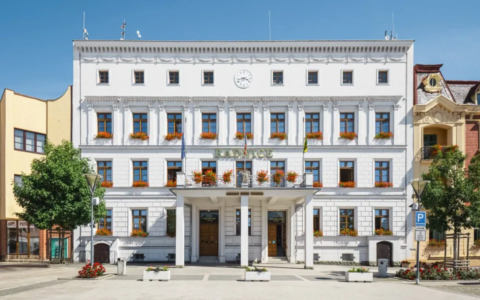 Muž hrozil bombou na hlučínském úřadu. Policie evakuovala desítky lidí