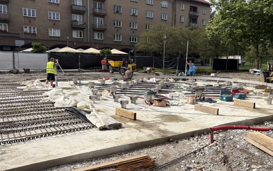 Proměna třineckého náměstí pokračuje. Rýsuje se nový vodní prvek
