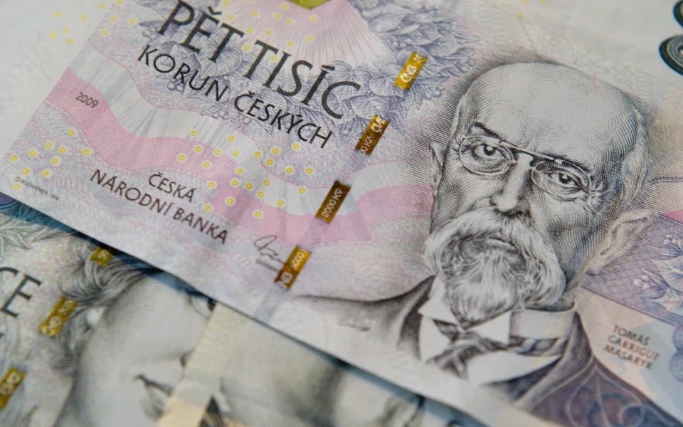 Žena si kvůli falešné investici půjčila peníze. Podvodníkům poslala 1,7 milionu