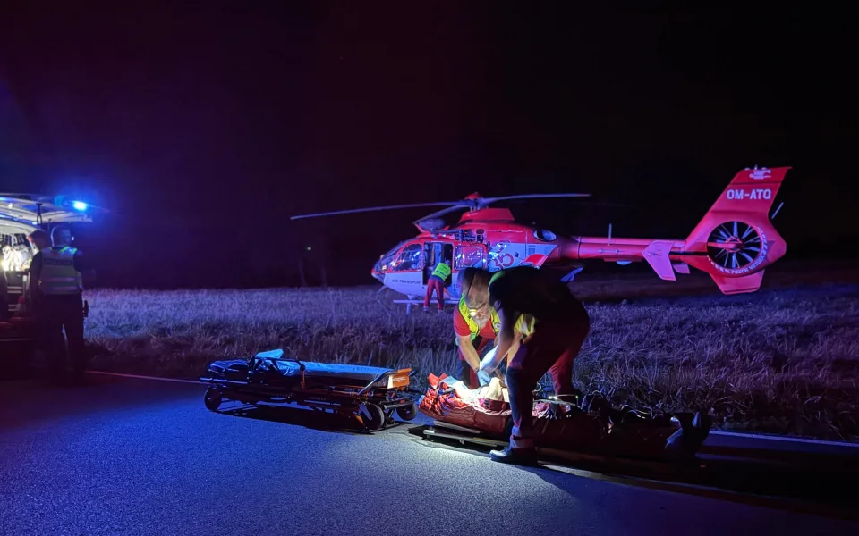V Suchdole nad Odrou srazilo auto chodce. Do nemocnice letěl vrtulníkem